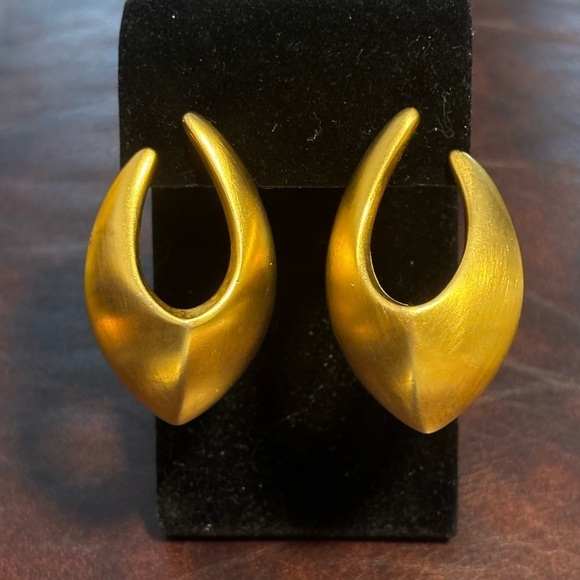 Givenchy New York Paris matte Coil Tapered Hoop Goldtone Earrings pierced - Picture 2 of 8